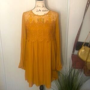 Xhilaration Gold Peasant Dress Size Medium